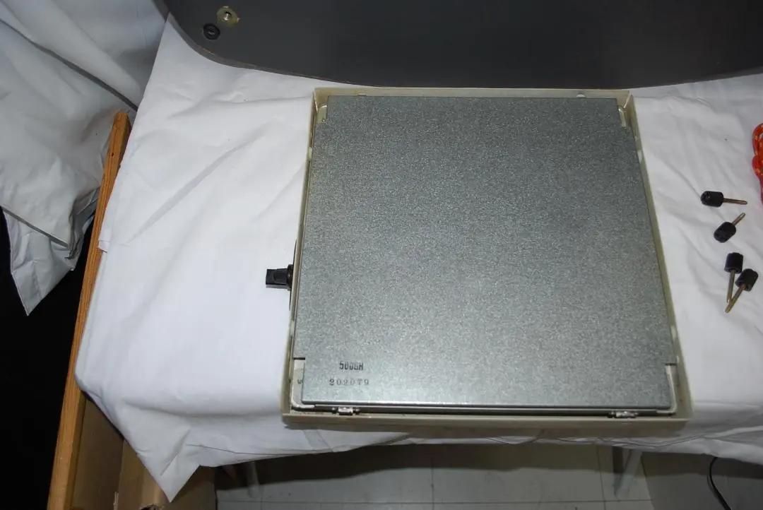 キティ　キティちゃん　こたつ　天板　サンリオ　ハローキティ　コタツ　テーブル 中古品 動作確認済み ハローキティ こたつ テーブル 机 ブラック