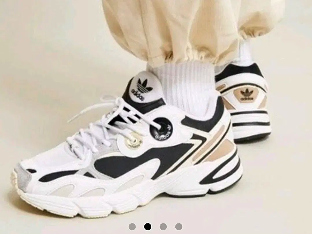 adidas アディダス アステア 240 含まれています
