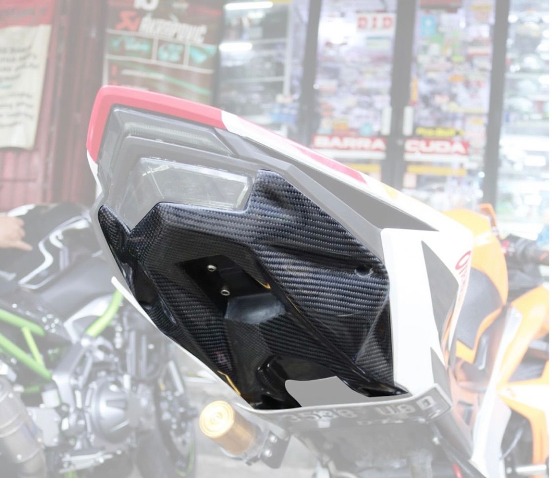 CBR250RR カーボンアンダーテール 受注製造 - メルカリ