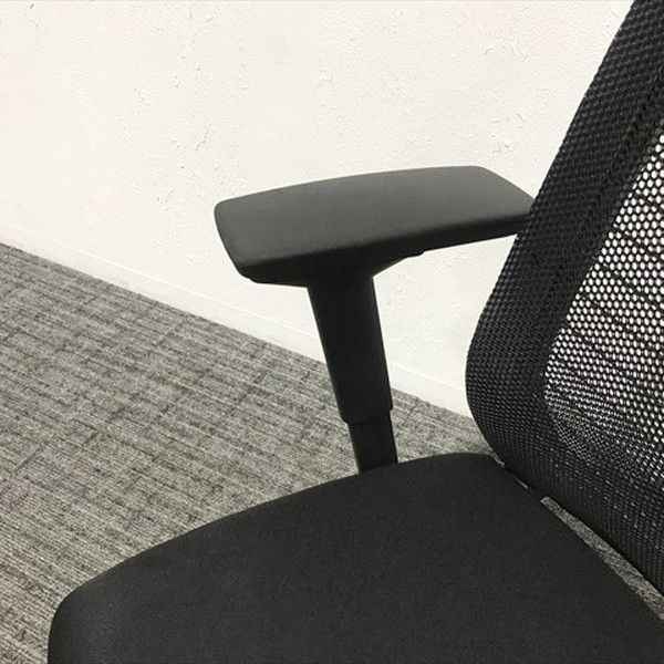 シンクチェア 3Dニット ブラックフレーム ランバーサポート無 オフィスチェア 肘付 steelcase スチールケース エボニー MARWIL-DEMENAGEMENTS_CH