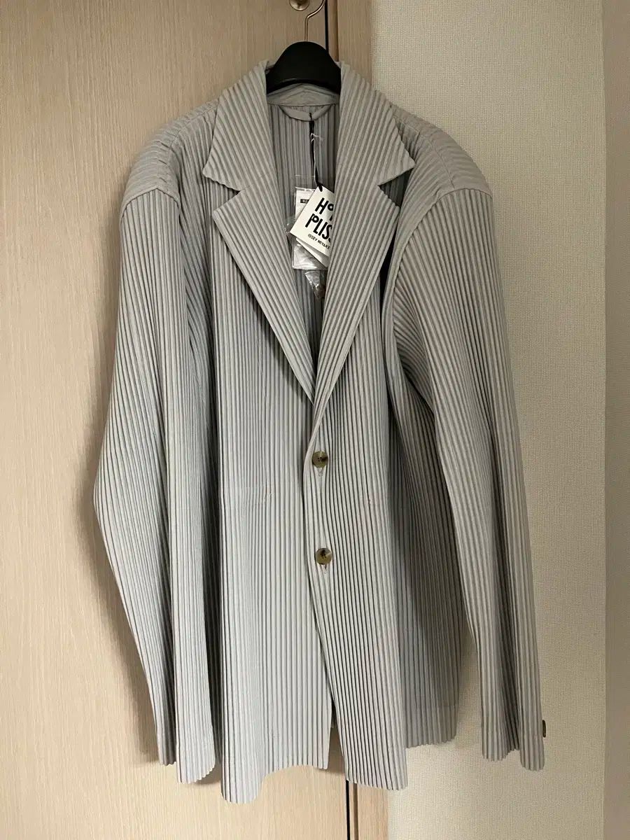 ISSEY MIYAKE(イッセイミヤケ) HOMME PLISSÉ(オムプリッセ) テーラード ジャケット 4 サイズ
