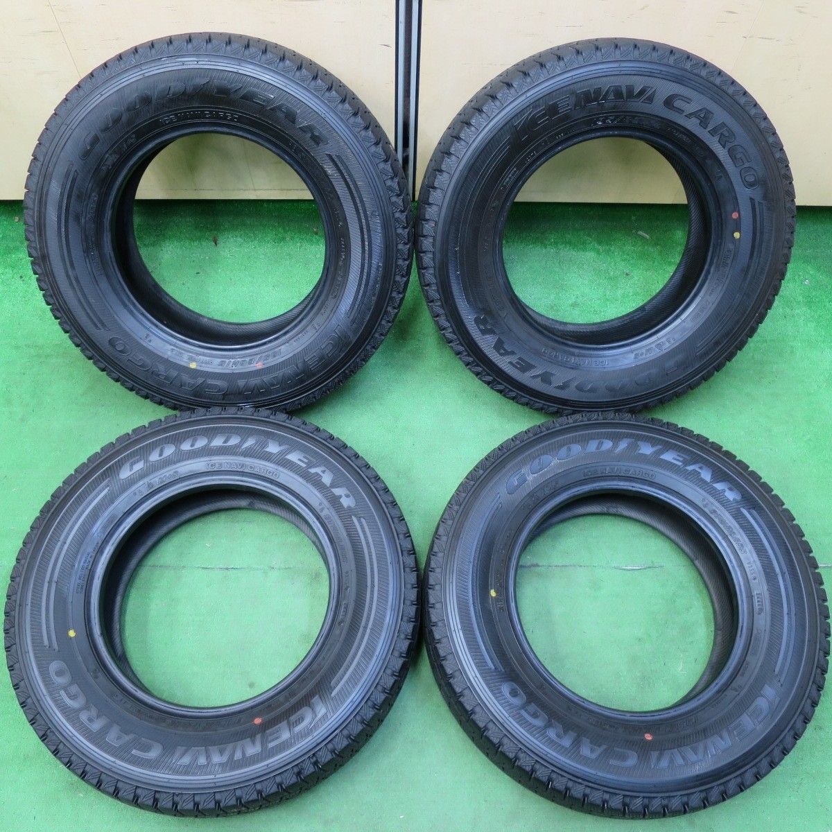 送料無料* 4本価格☆スタッドレス 195/80R15 グッドイヤー アイスナビ 