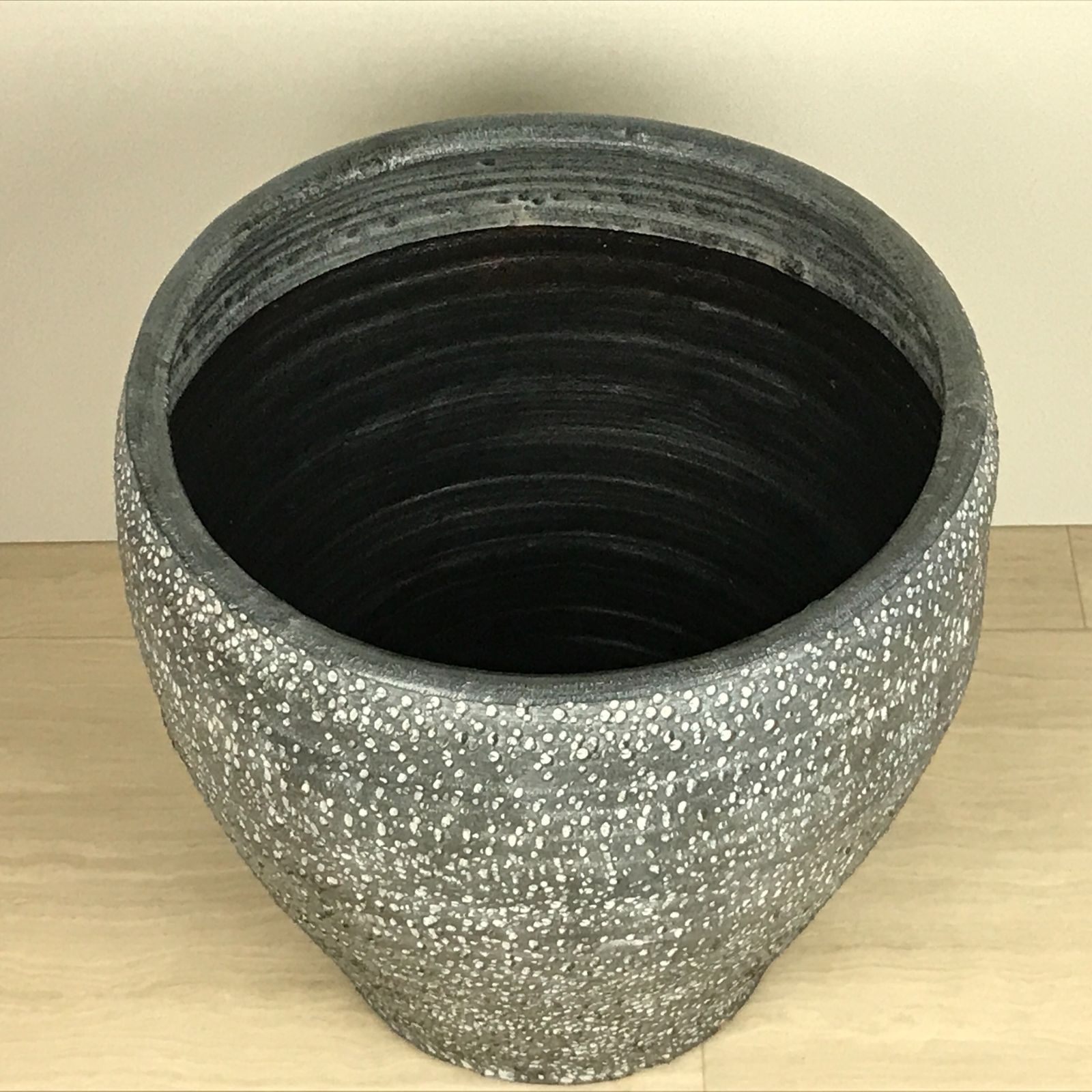 植木鉢 黒系