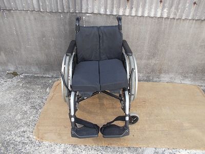 送料無料 一部地域を除く オットーボック自走式車椅子 TS-25-0922-01