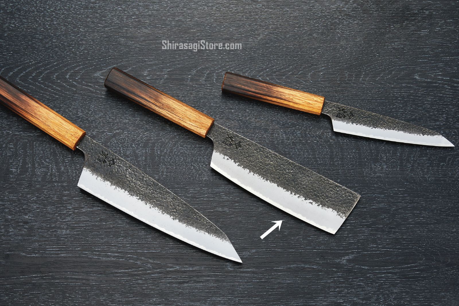 堺孝行　焔　紅蓮　菜切り包丁 Amazon | 堺孝行 焔 紅蓮 青二鋼 黒打ち鎚目 菜切180 | 堺孝行