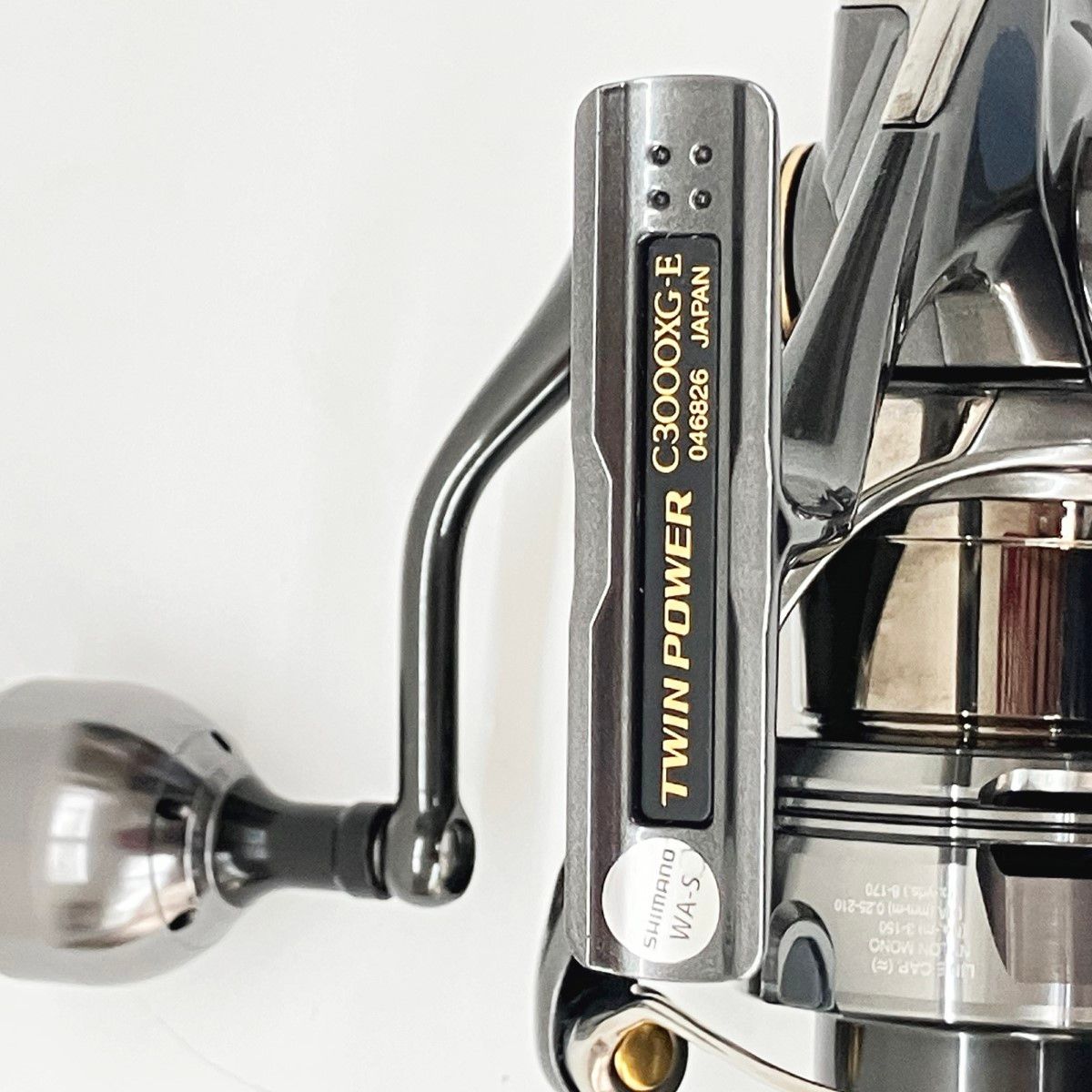 SHIMANO - ΨΨSHIMANO シマノ  スピニングリール　 24ツインパワー C3000XG-E　箱付き 046826 シマノ 24 ツインパワー C3000XG (2024年モデル) スピニング