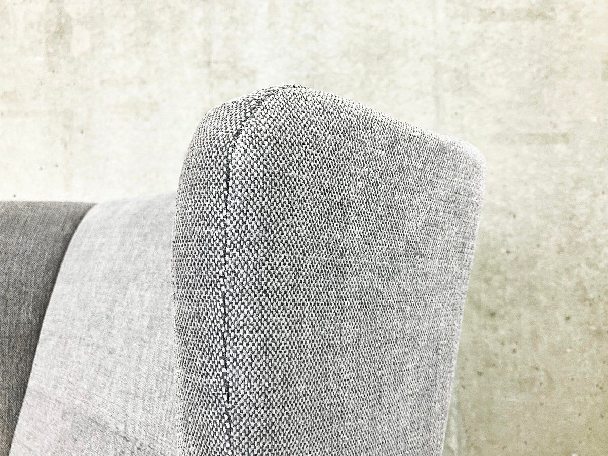 CHAIR |
