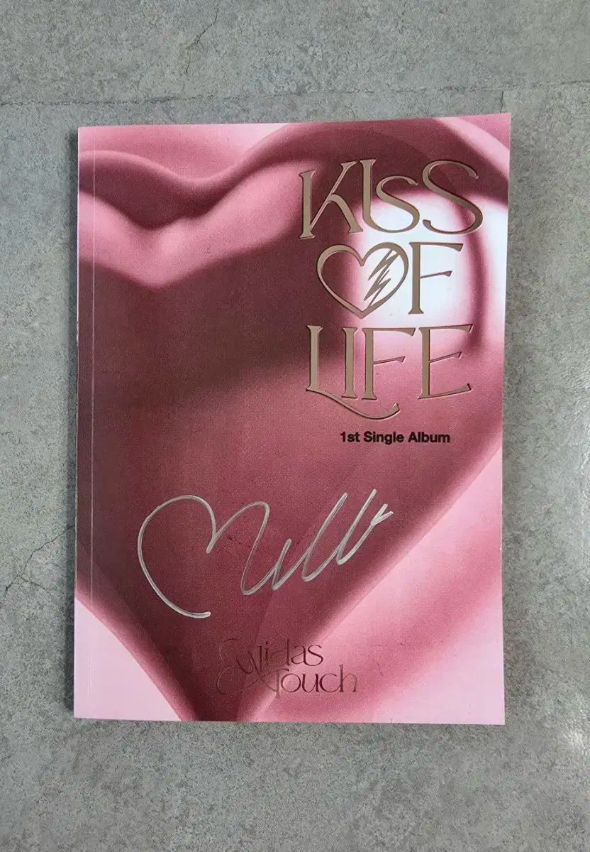 KISS OF LIFE サイン入り アルバム ベル トレカ 特典 KISS OF LIFE(キスオブライフ・KIOF) ベル サイン入りアルバム