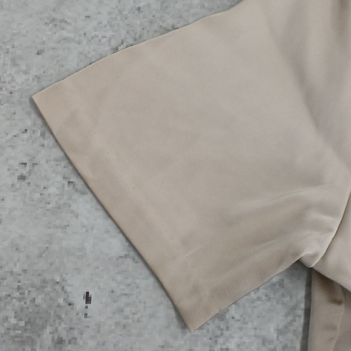 オフホワイト ベージュ