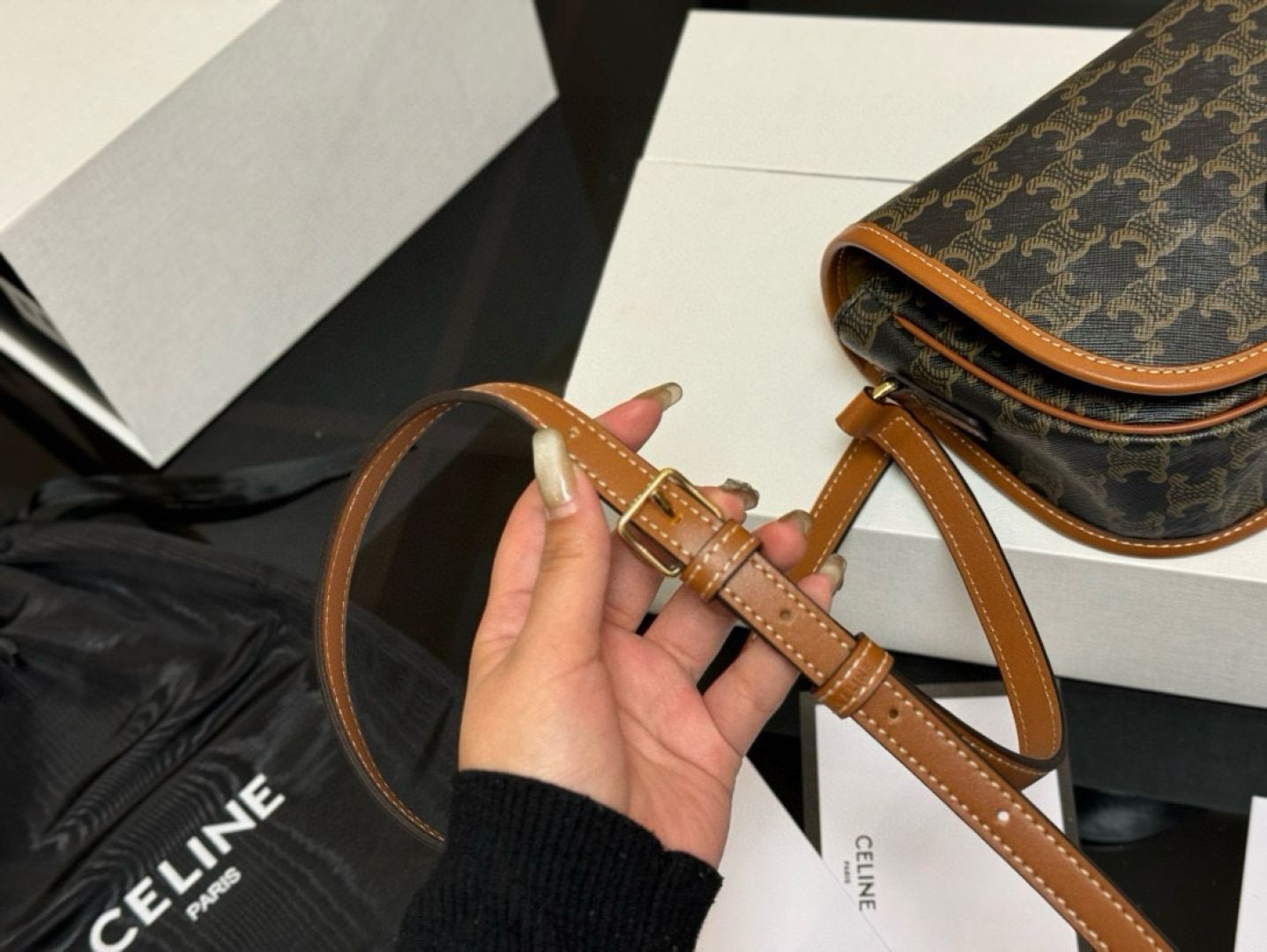 レア【CELINE】モノグラム TRIOMPHE フラップ サドルバッグ 今日特価】Celine サドルバッグ（モノグラム）｜ワンポイント
