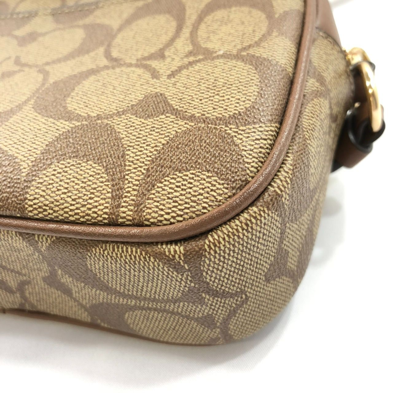 ショルダーバッグ シグネチャー