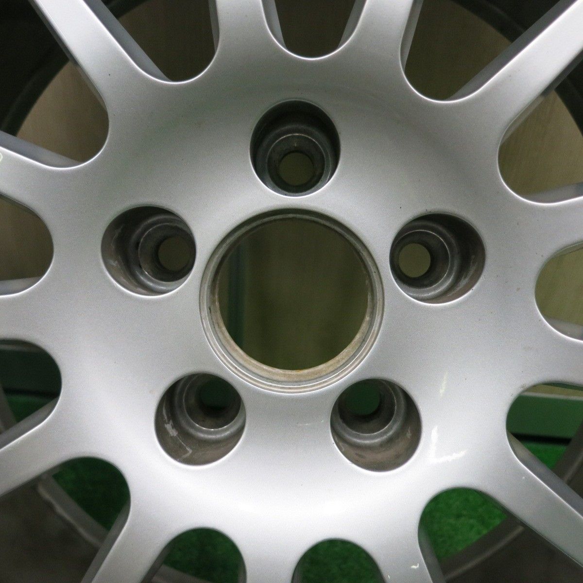 バリ溝 スタッドレス ブリヂストン VRX2 235/55R18 【A0034】 バリ溝 スタッドレス ブリヂストン VRX2 235/55R18 【A0034】