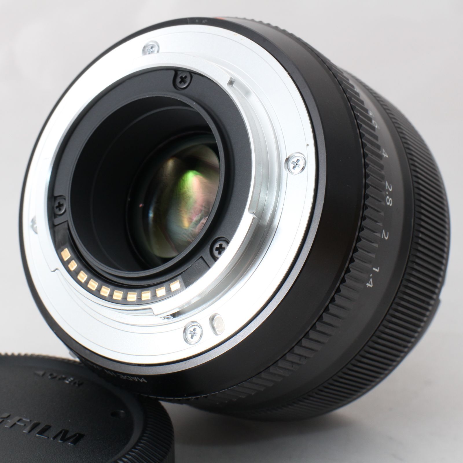 【セール】FUJIFILM XF35mm f/1.4 単焦点レンズ Amazon.co.jp: FUJIFILM XFレンズ FUJINON XF35mm F1.4 R 単焦点