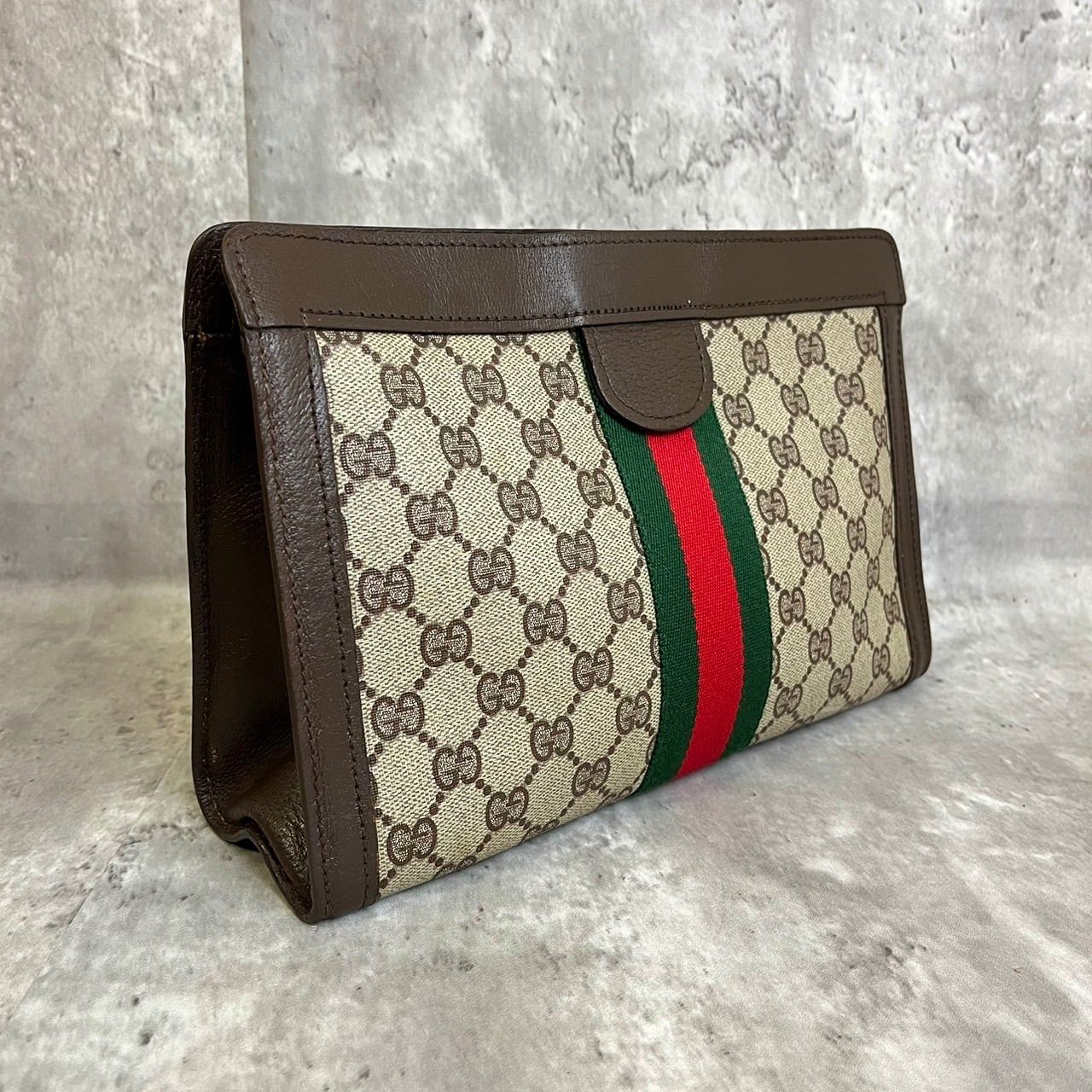 ✨格安✨ OLD GUCCI オールドグッチ セカンドバッグ クラッチバッグ ハンドバッグ シェリーライン 小物入れ GGスプリーム 総柄 ロゴ型押し  ビンテージ ヴィンテージ PVCレザー ユニセックス レディース メンズ ベージュ 肌色 ブラウン 茶色 - メルカリ