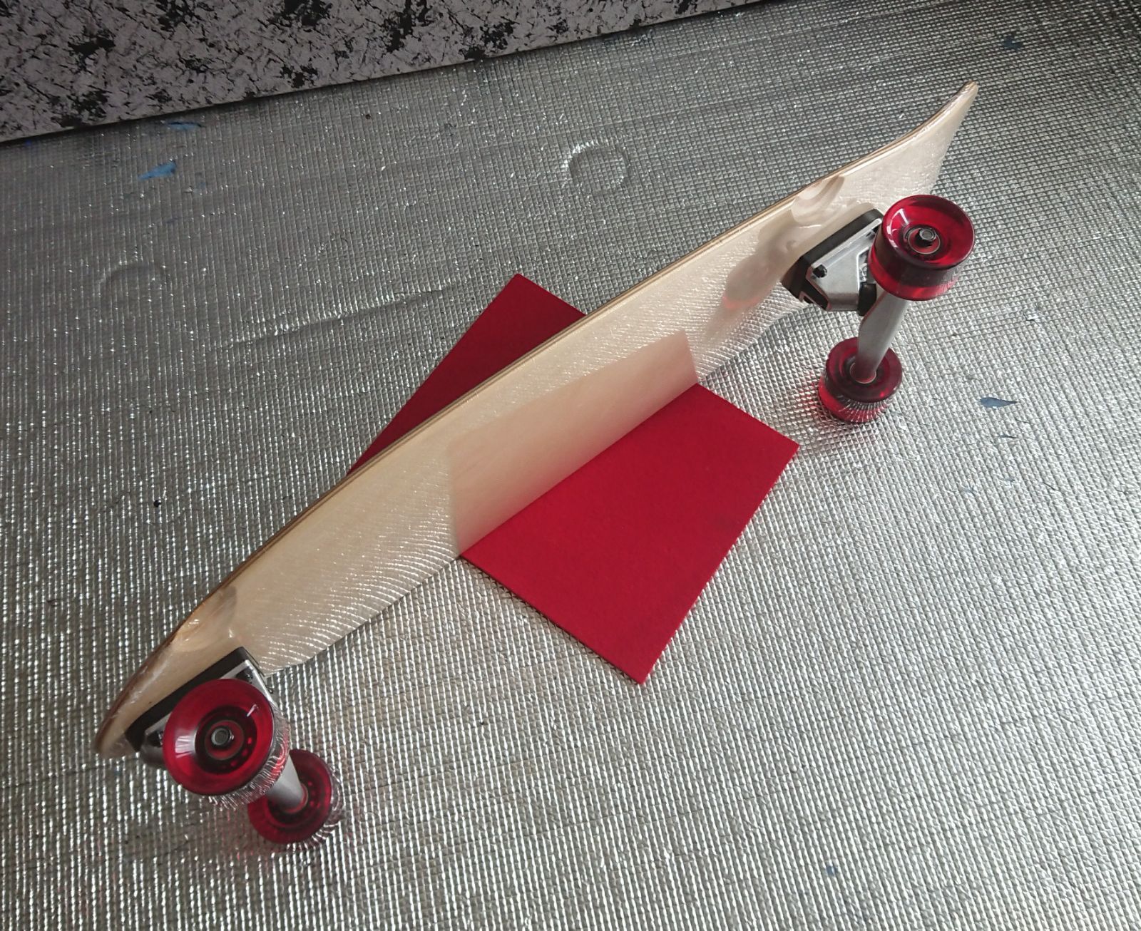 大放出 レッド 税送料2770円込み カタログ外カスタム 前後カービングＴ搭載 WOOD 31.5 CPL WWW_MEBLE-SODAR_PL