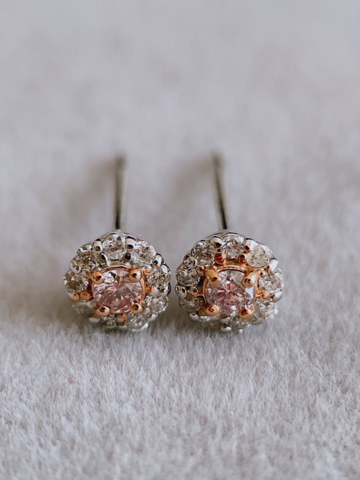 PT900 0.103ct ライトピンクダイヤモンド 取り巻きピアス - メルカリ