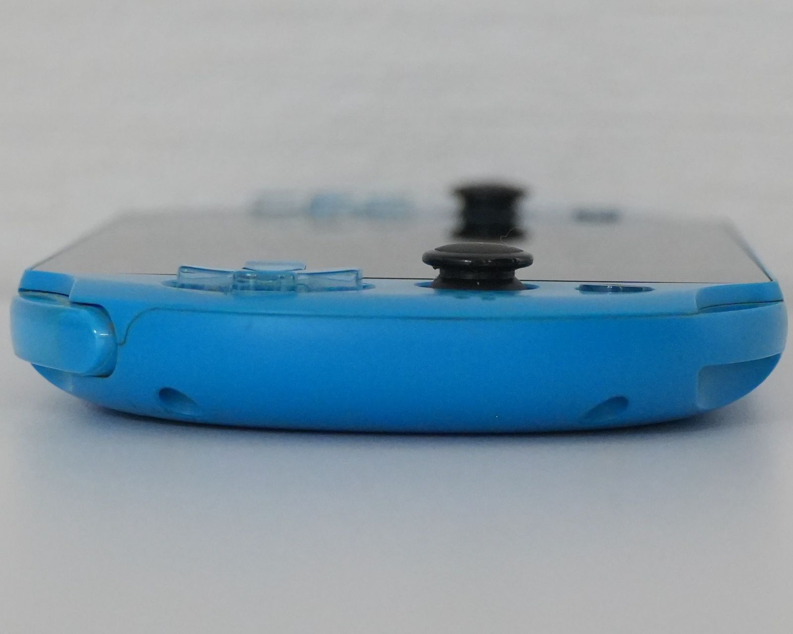 PlayStation®Vita（PCH-2000シリーズ） ＋マインクラフト PlayStation Vita PCH-2000シリーズ Wi-Fiモデル ネオン