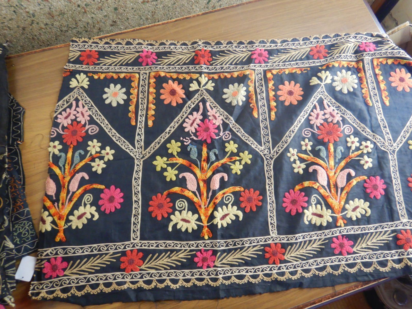 ウズベキスタンのオールドスザニ ② sz9560img.jpg