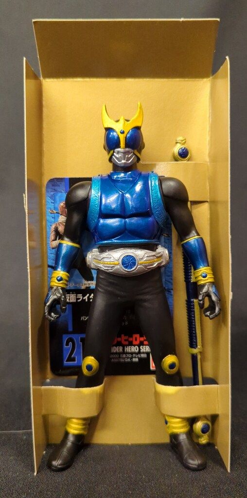 ライダーヒーローシリーズ　No.21　仮面ライダークウガ　ドラゴンフォーム Amazon.co.jp: ライダーヒーローシリーズ No.21 仮面ライダー