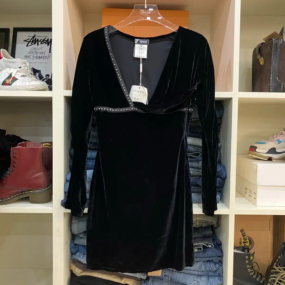 ヴェルサーチェ ツアーベルベット ストーンポイント ONE PIECE