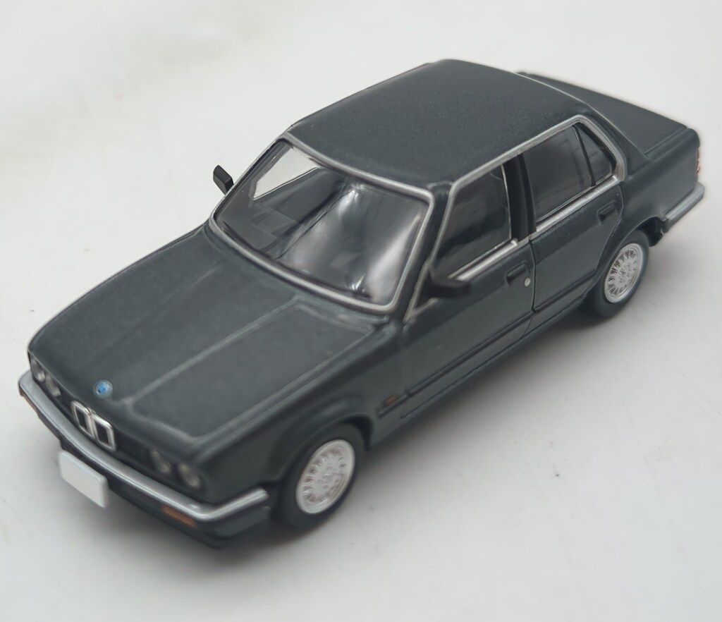トミカリミテッドヴィンテージ LV-N93C BMW 325i 4ドア 美品 Amazon | トミカリミテッドヴィンテージ LV-N93b BMW 325i 4ドア