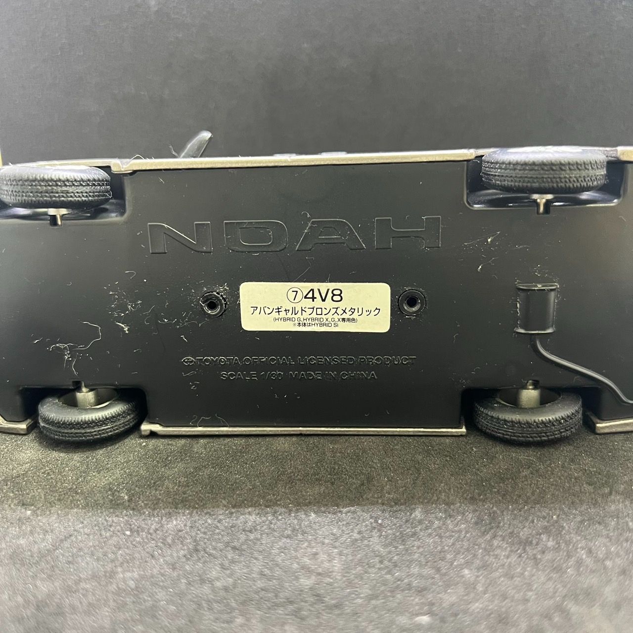 NOAH ノア カラーサンプル 4V8 ミニカー HID - メルカリ