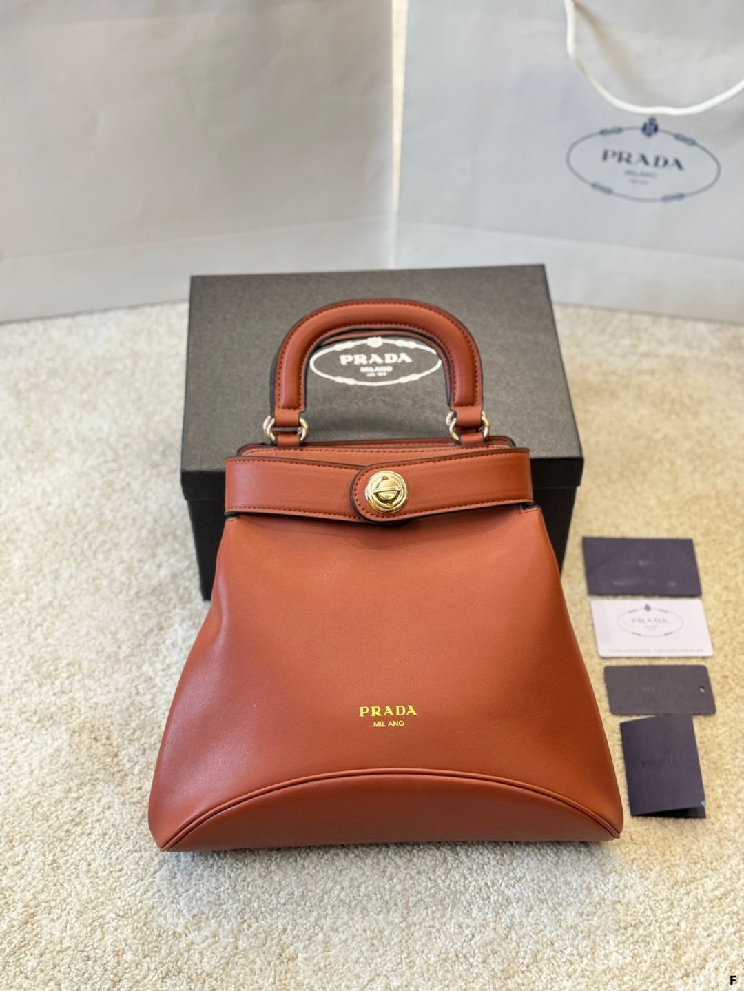 SALE【国内発送】PRADA◆カラバリ豊富♪ショルダーバッグ VIPセール】Pradaショルダーバッグ新作プラダバッグコピー超激安