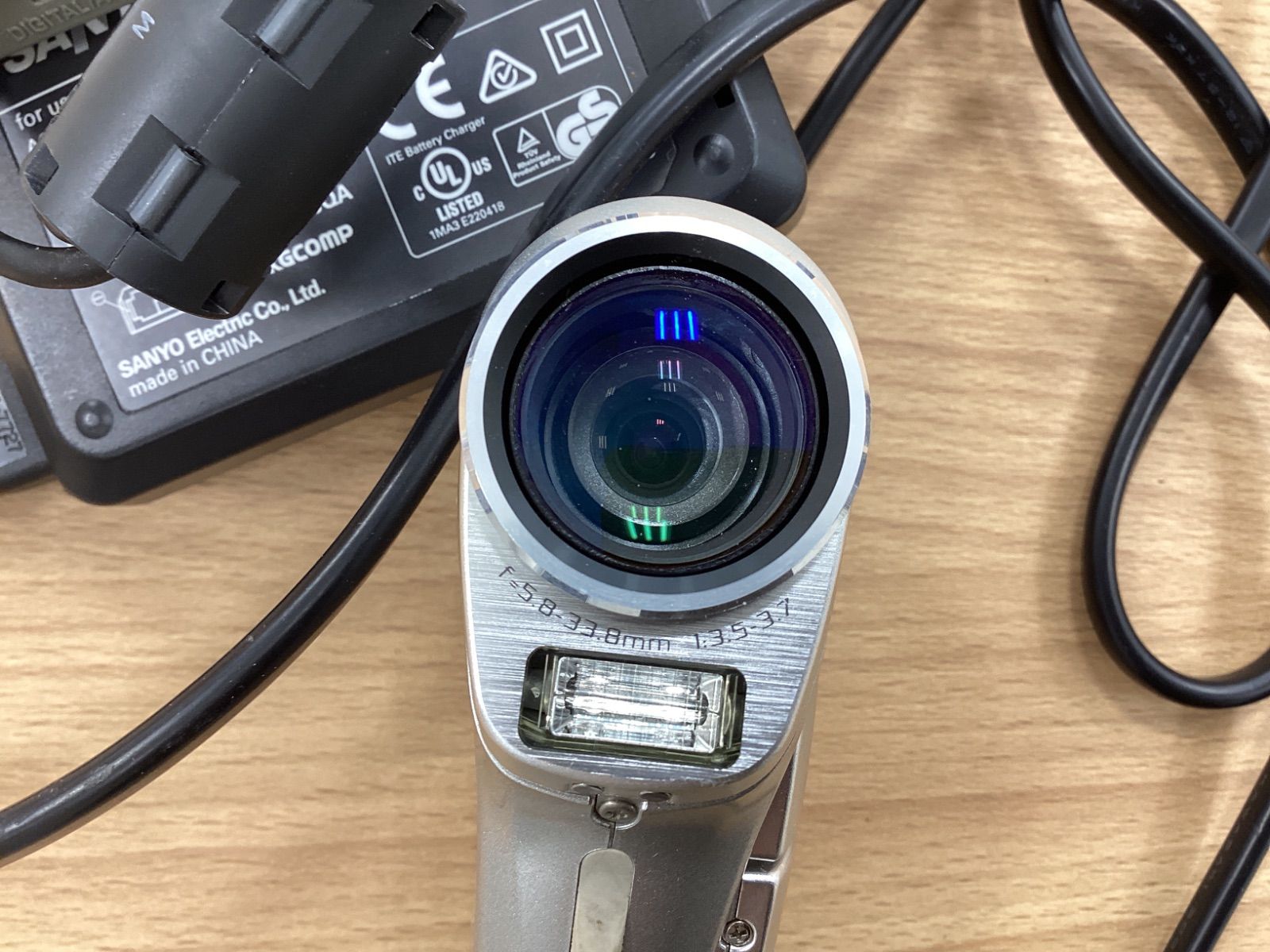 サンヨー SANYO XACTI DMX-C1デジタルムービーカメラ SANYO サンヨー Xacti DMX-C1 デジタルムービーカメラ シルバー