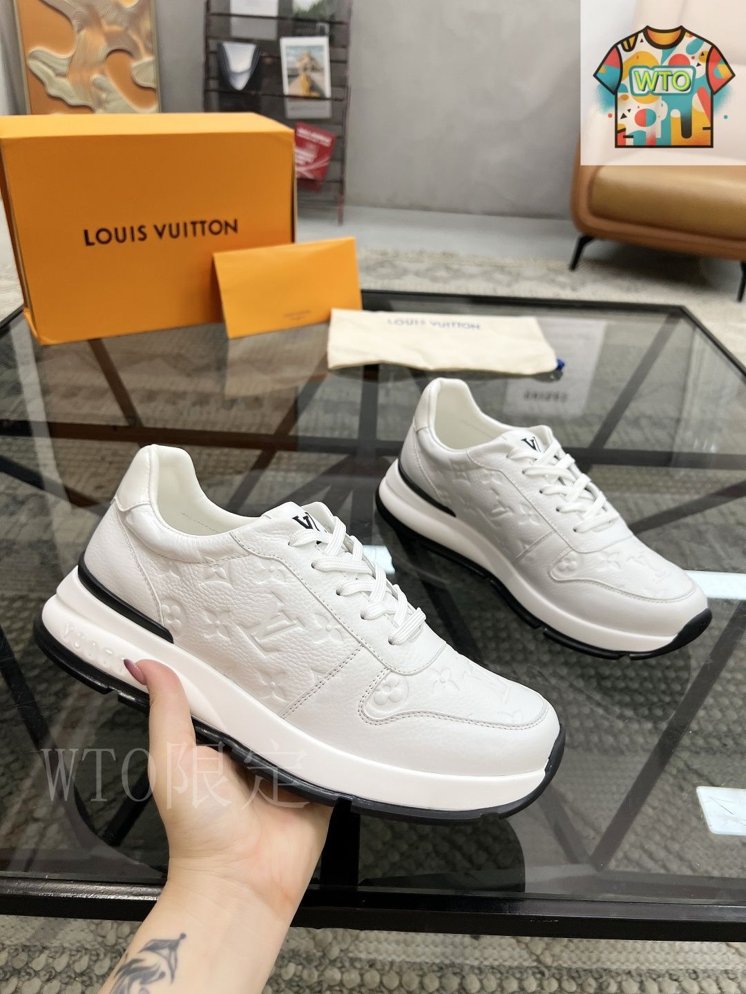 新品未使用☆LOUIS VUITTON☆スニーカー ル サイズ:39.5 LOUIS VUITTON(ルイヴィトン) / ローカットスニーカー/39.5