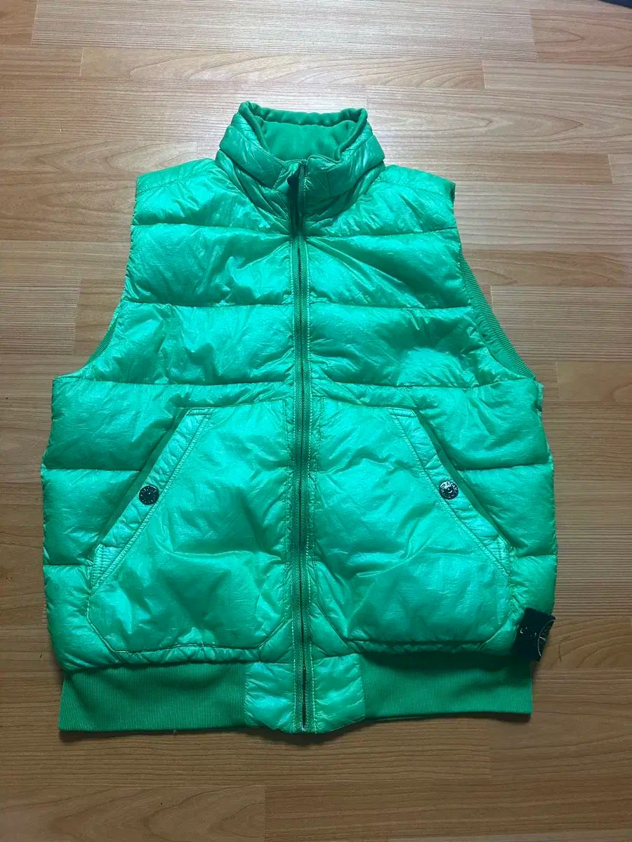 STONE ISLAND ストーンアイランド ダウンジャケット ベスト 緑