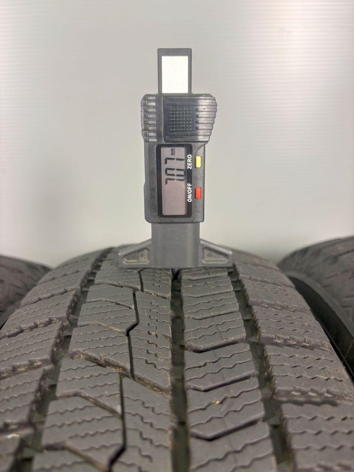 175 65R15 トーヨー GIZ 2 4本 冬タイヤ スタッドレス TA553 TRITUETUBI_COM