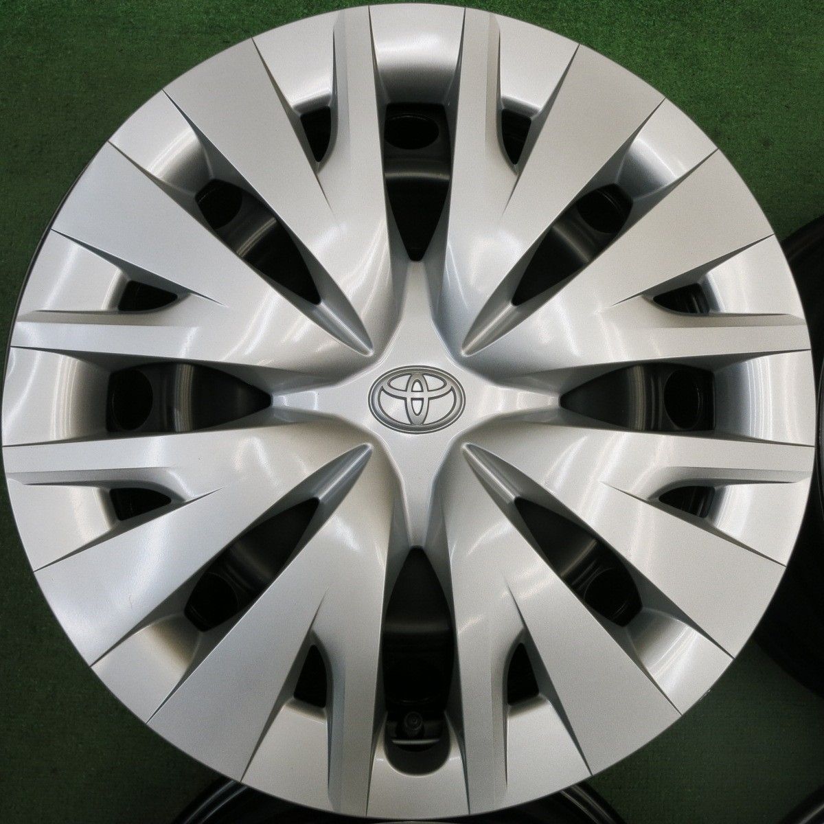 トヨタ　ヤリス　ホイールのみ　4本 マルカサービス タンク/ルーミー/ヤリス/アクア/etc 新品ホイールのみ4