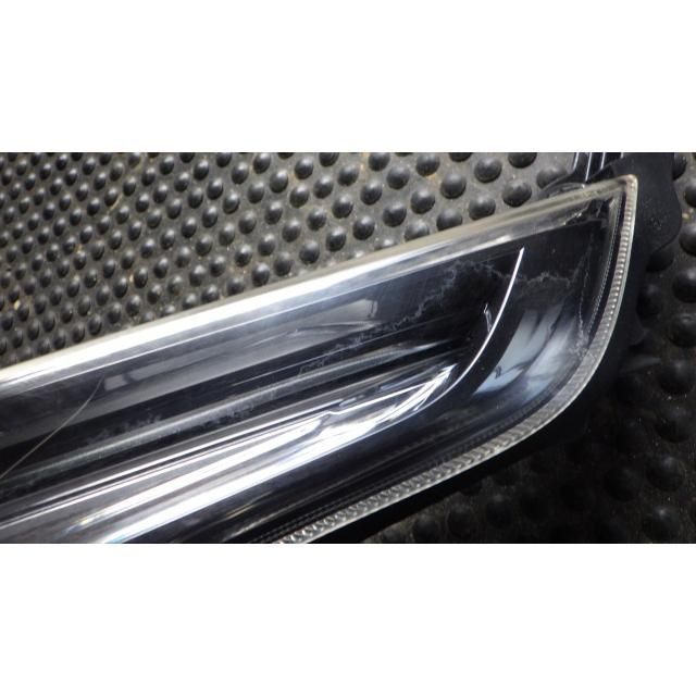 左ヘッドライト