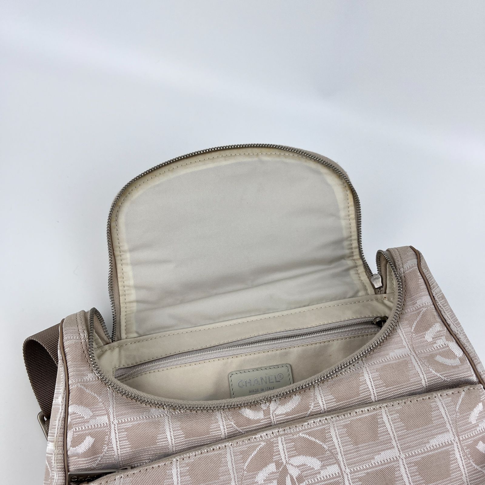 中古】CHANEL シャネル ココマーク ニュートラベルライン