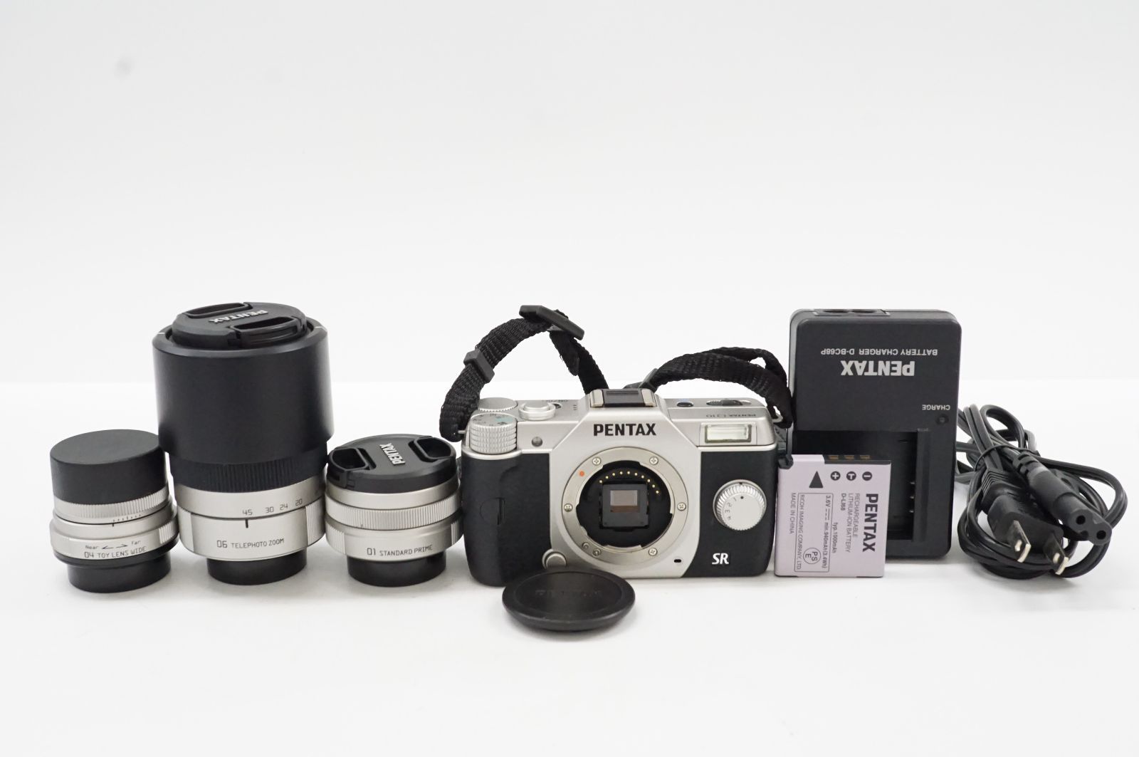 C082259-1)PENTAX Q10ミラーレス一眼 01 04 06 レンズ3本セット - メルカリ