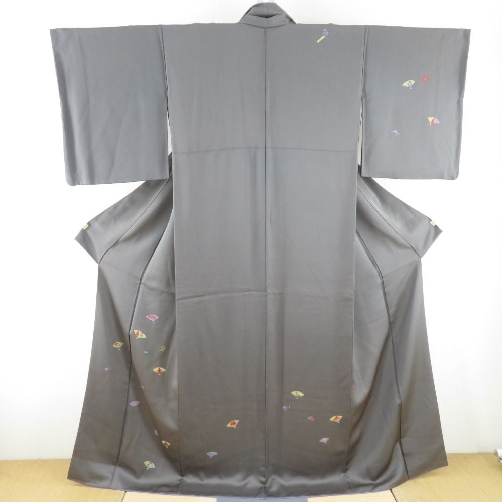 付下げ 扇子文様 灰色 紋なし 袷 広衿 正絹 仕立て上がり着物 身丈162cm 付下げ 扇子文様 灰色 紋なし 袷 広衿 正絹 仕立て上がり着物 身丈