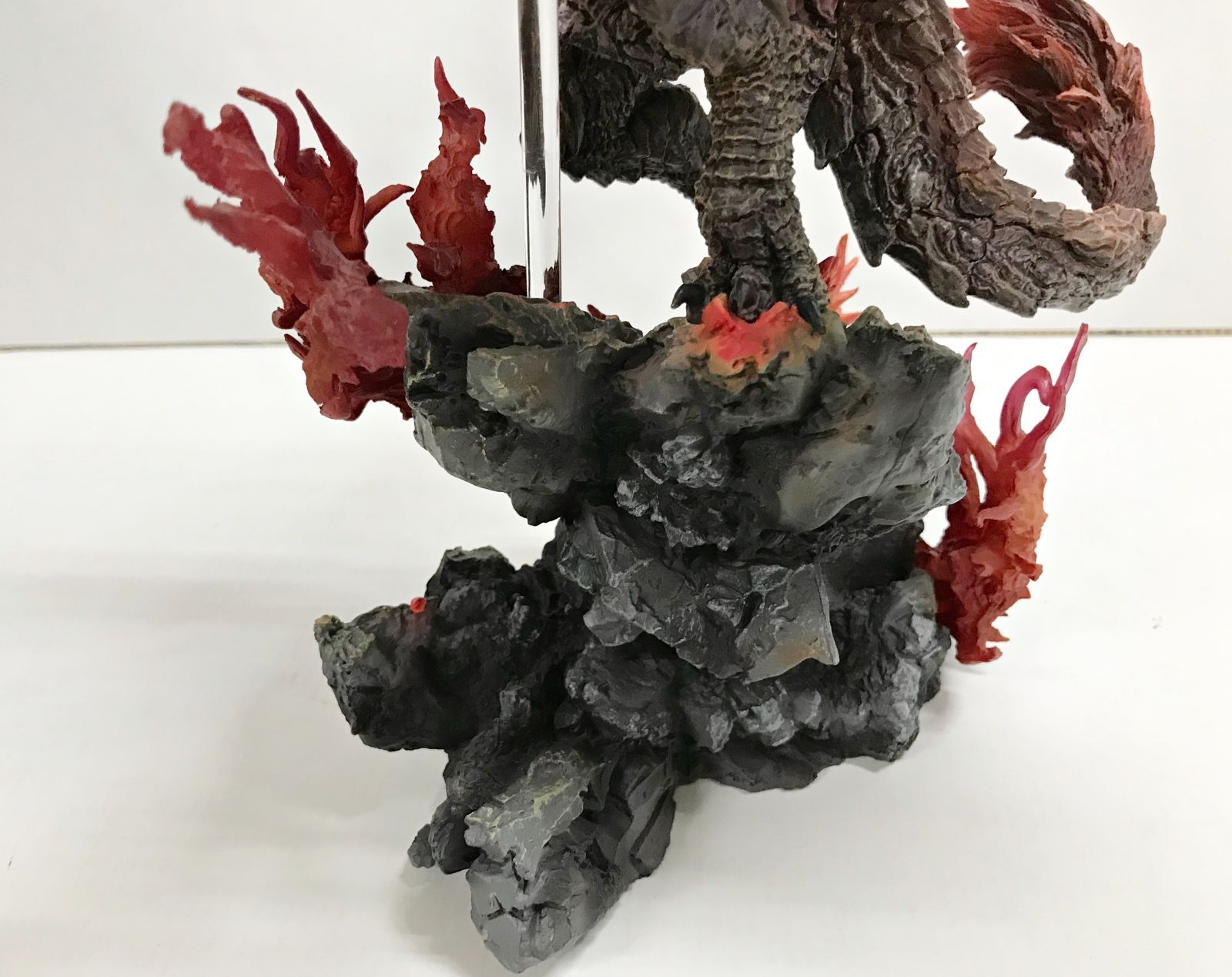29.【開封】炎王龍 テオ・テスカトル 復刻版 カプコンフィギュア