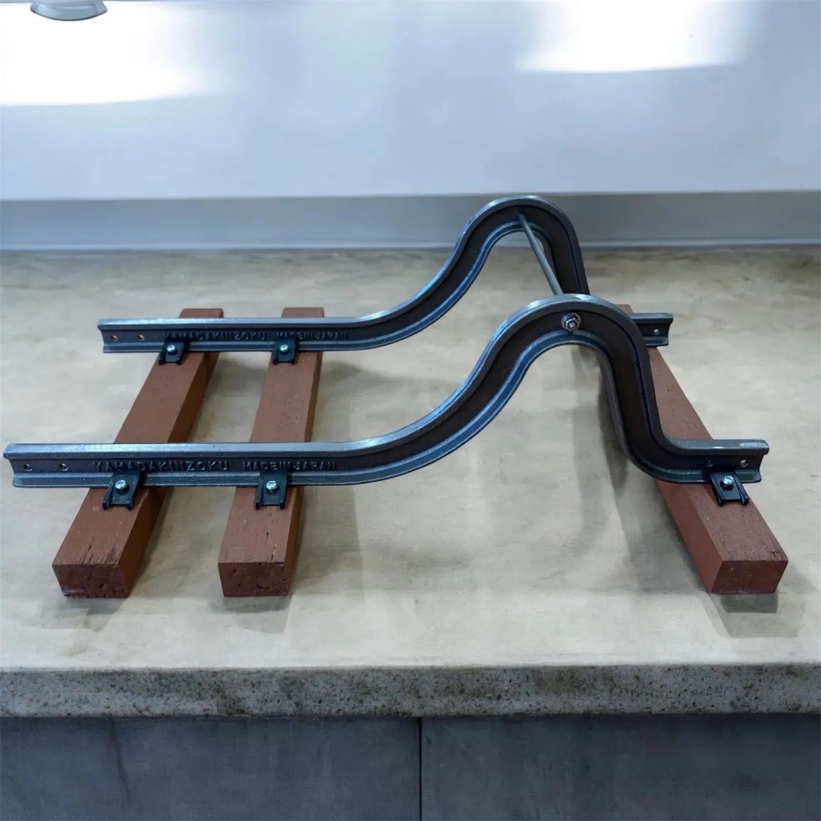 完成品）第3種乙車止め（合成まくらぎ）5インチゲージレール