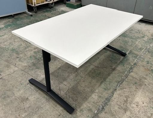 コクヨ ビエナ W1800 会議テーブル ホワイト キャスター脚 ミーティング オフィス家具