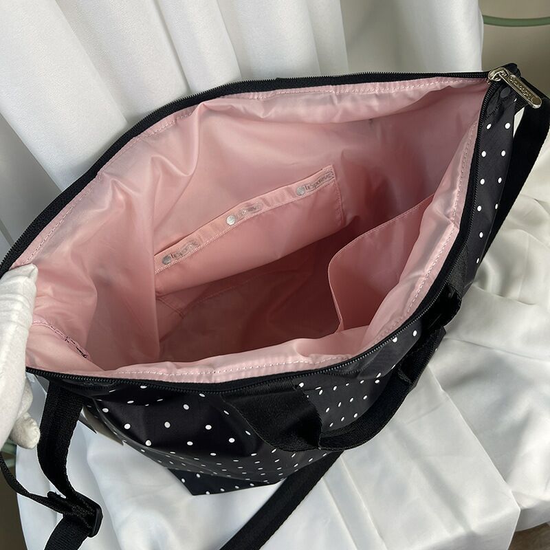 新品未使用 レスポートサックLeSportsac 水玉 ドット柄 2WAY トートバッグ ショルダー バッグ - メルカリ