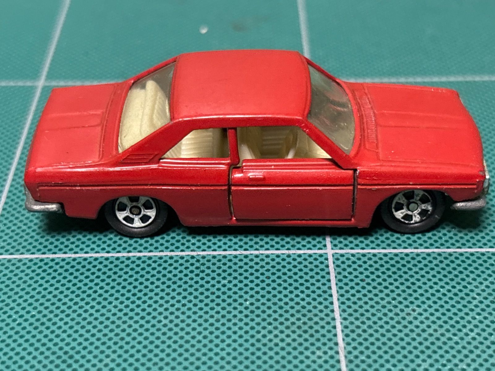 トミカ 176