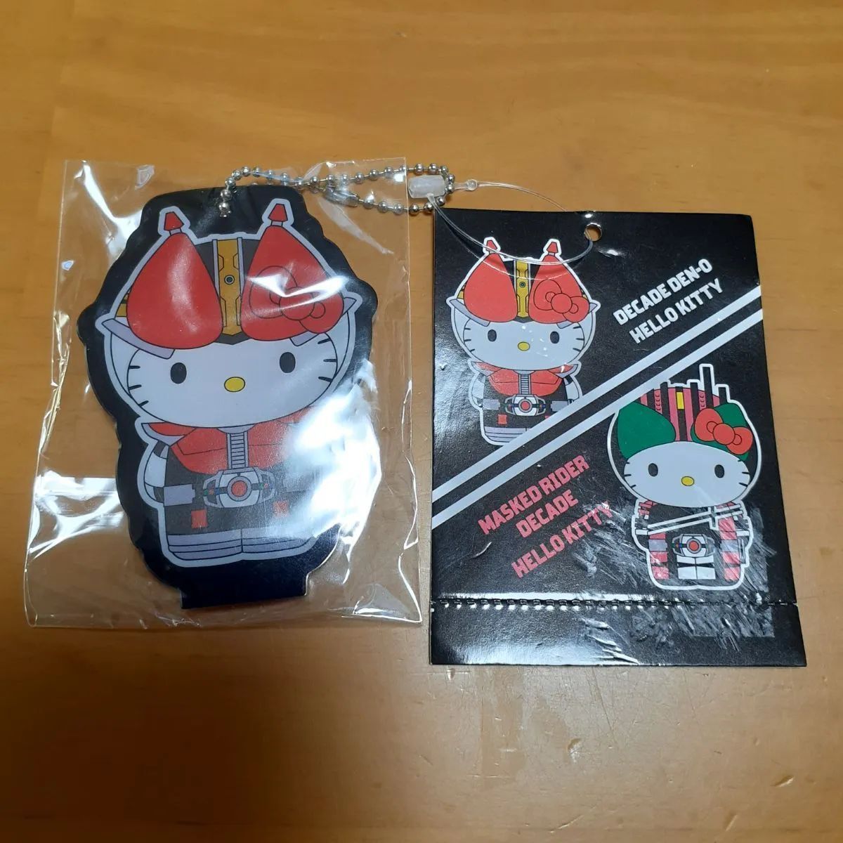 新品☆ハローキティ、仮面ライダーディケイドコラボ限定商品