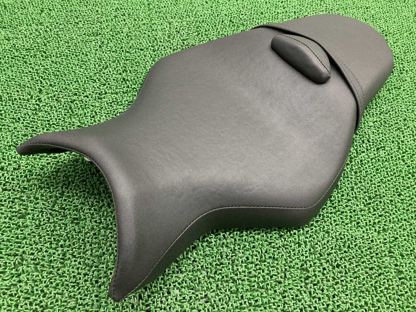 MT-10 シート B67 ヤマハ 純正 バイク 部品 RN50J シートバンド 破れ無し 品薄 品 車検 Genuine Ok