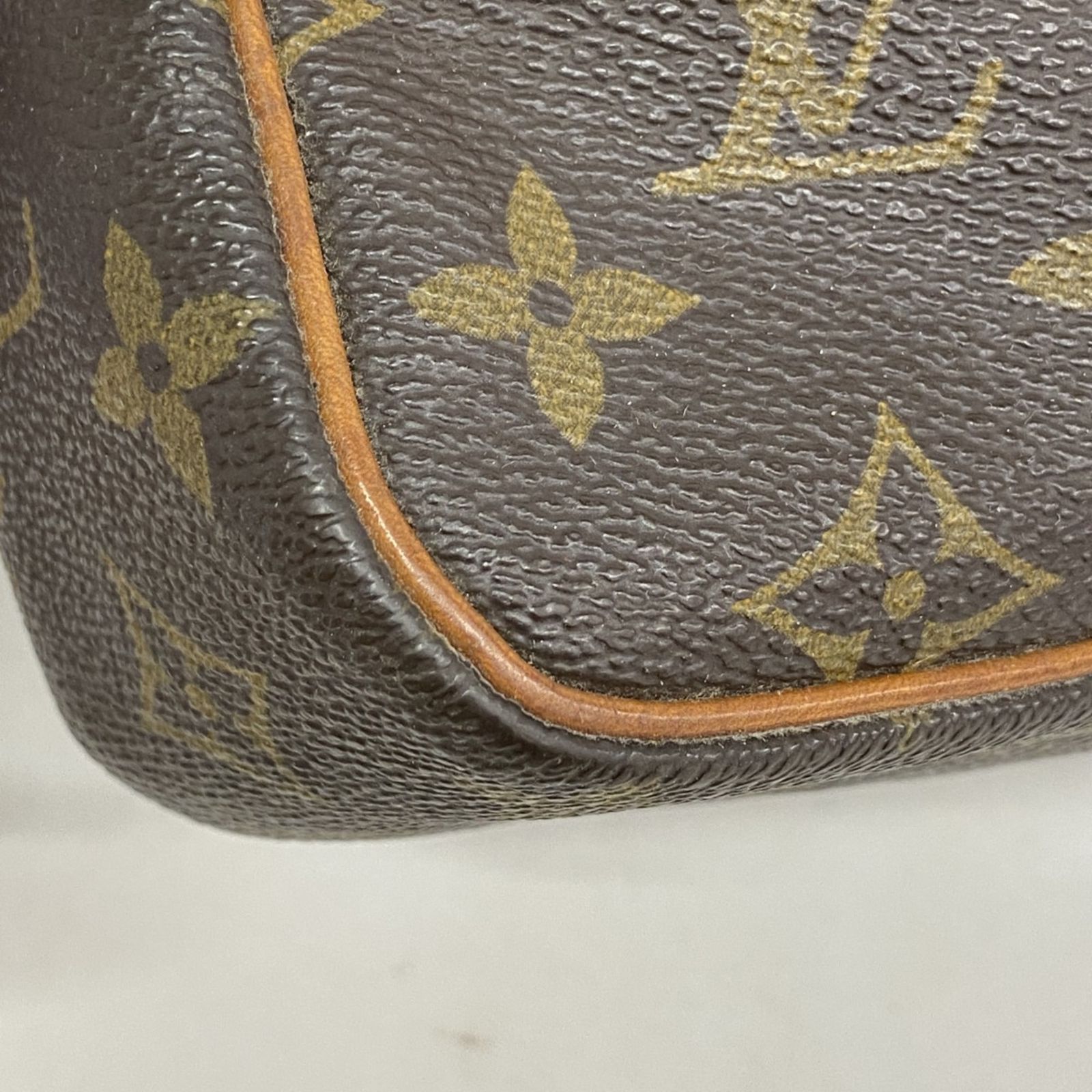 クラッチバッグ