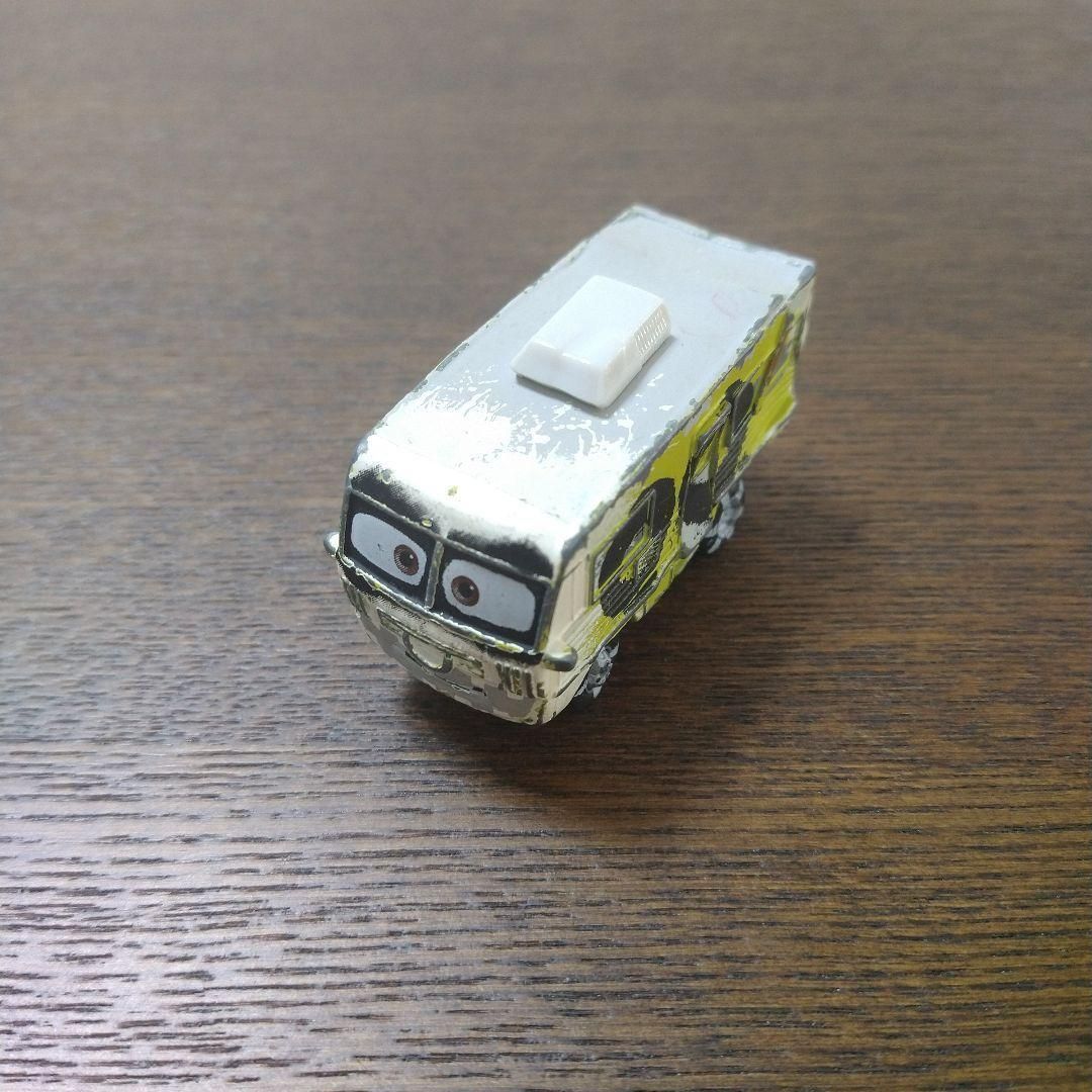 カーズ トミカ C－31 アーヴィースタンダードタイプ-商品はお値下げ