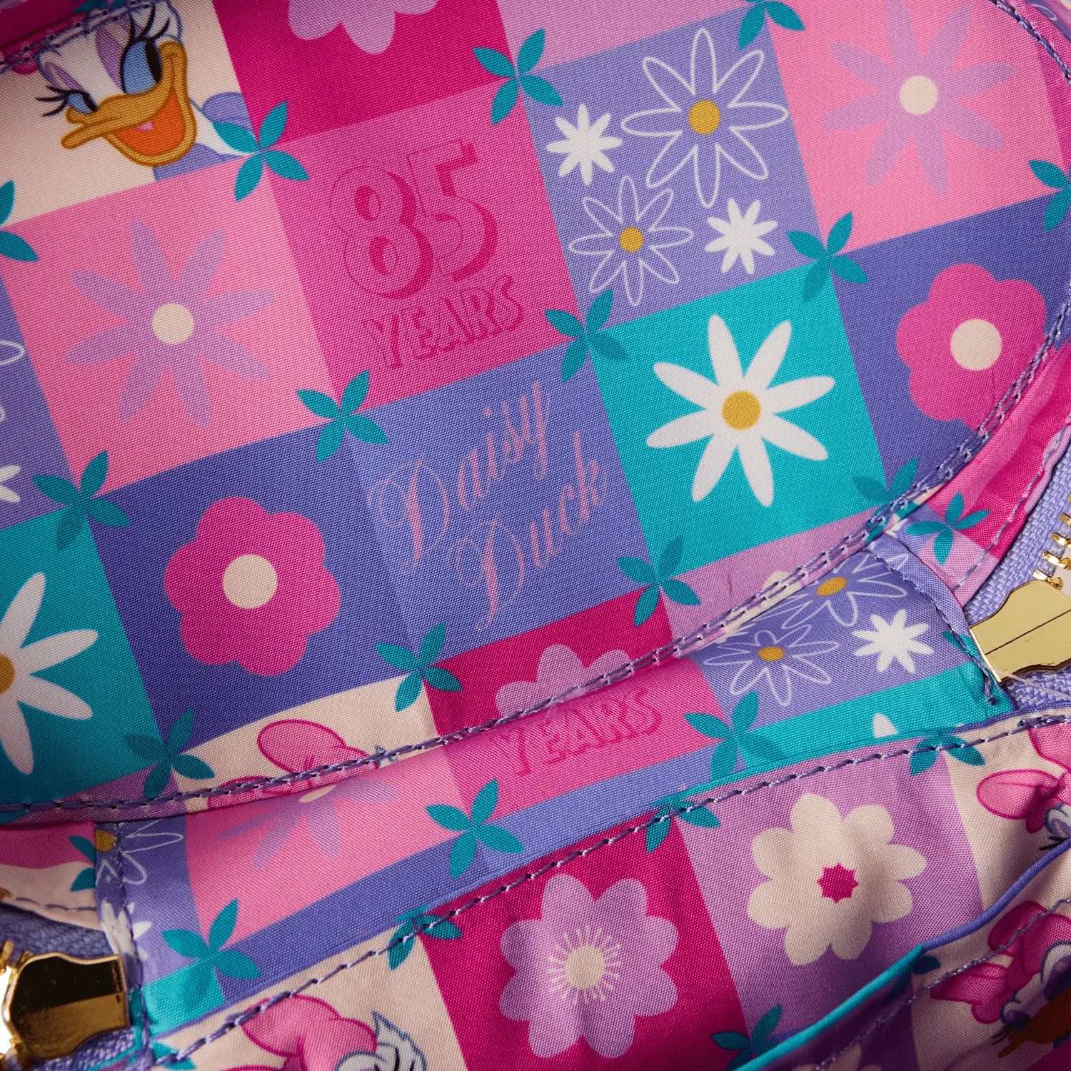 ☆Loungefly☆デイジー85周年 キルティング斜めがけバッグ Loungefly ラウンジフライ ディズニー デイジーダック 85周年