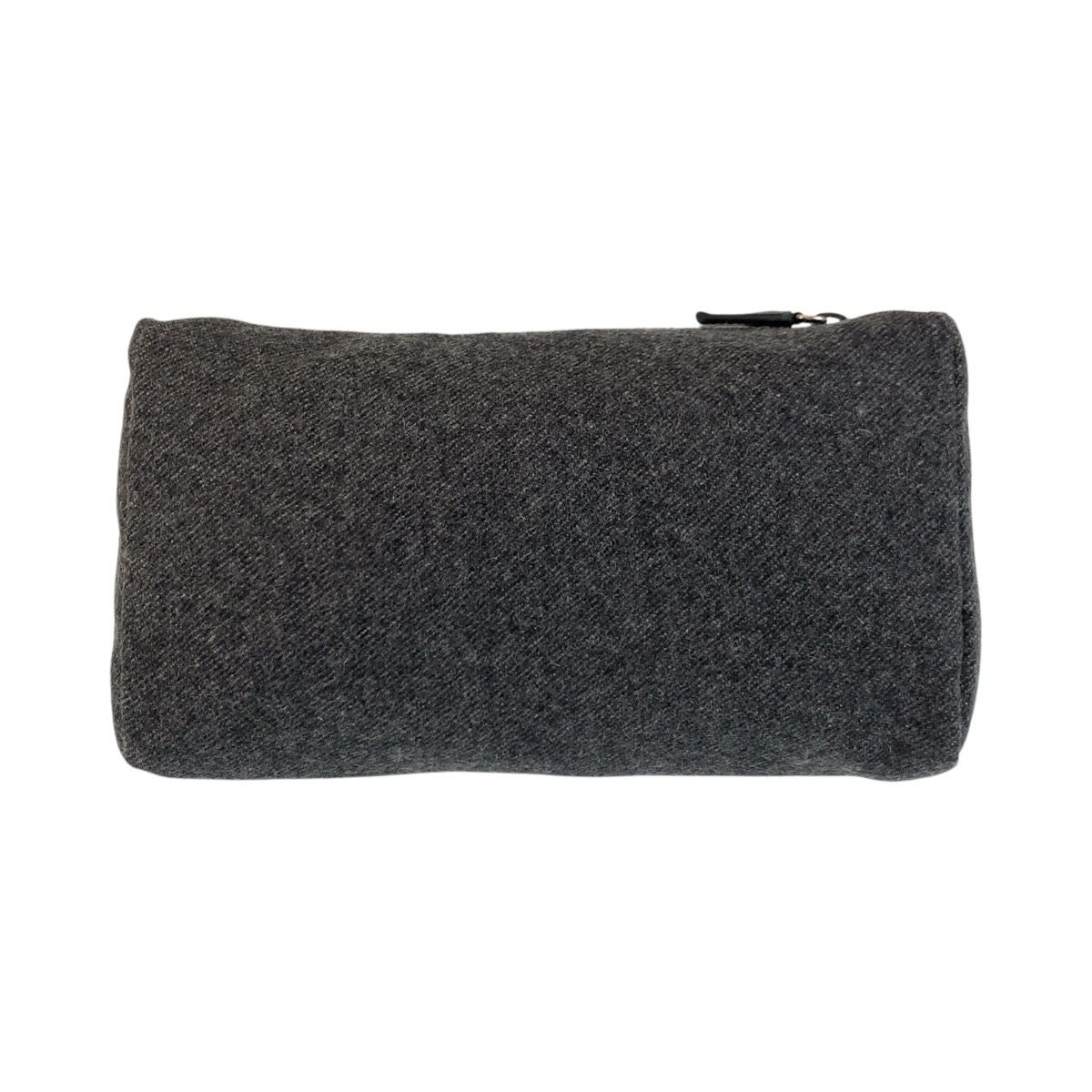 美品 PRADA プラダ 三角ロゴプレート グレー シルバー金具 ウール  