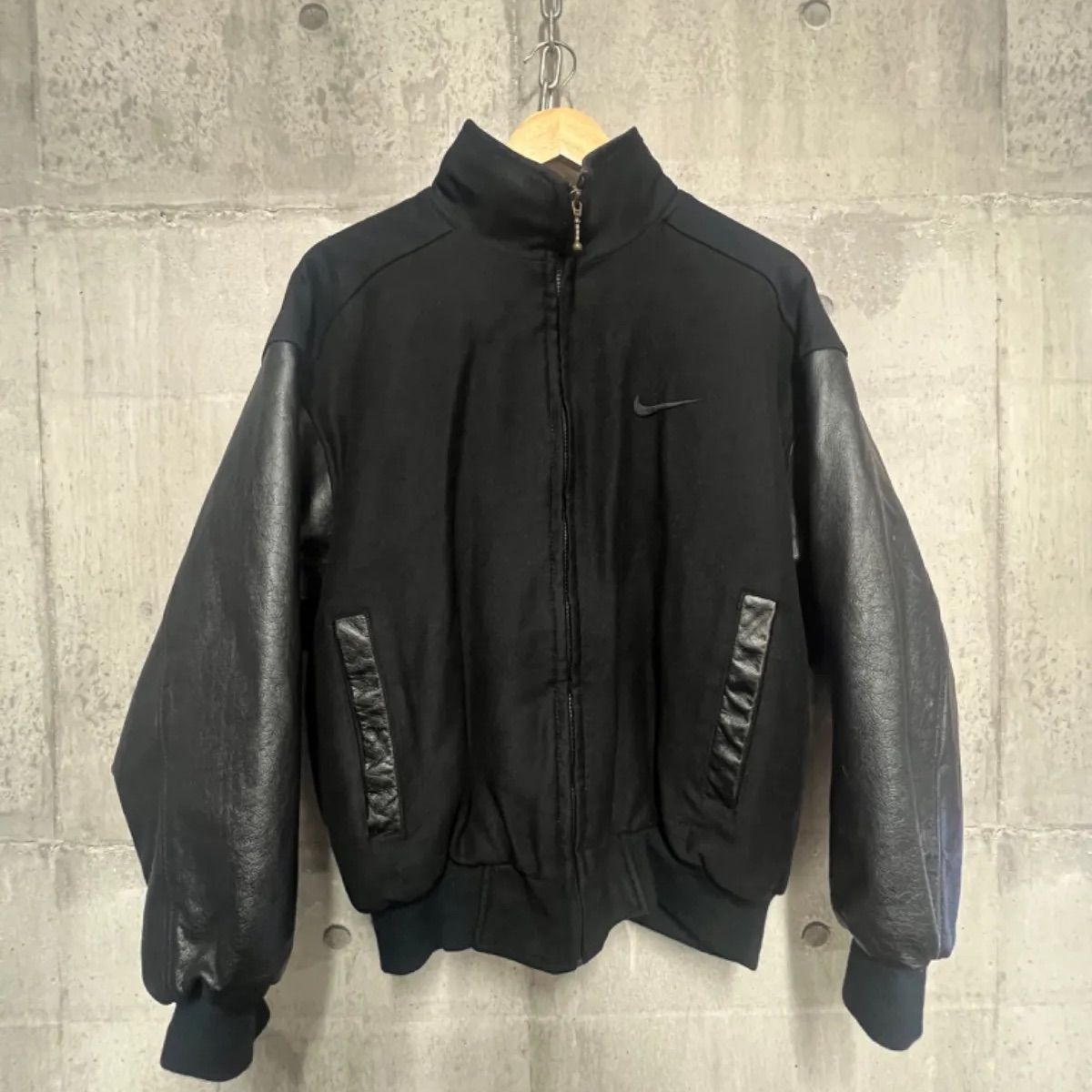 90s NIKE 袖レザー スタジャン スタジアムジャケット デカロゴ