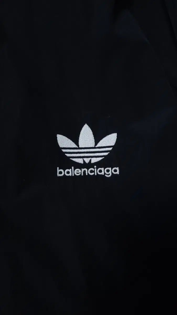 バレンシアガ adidas