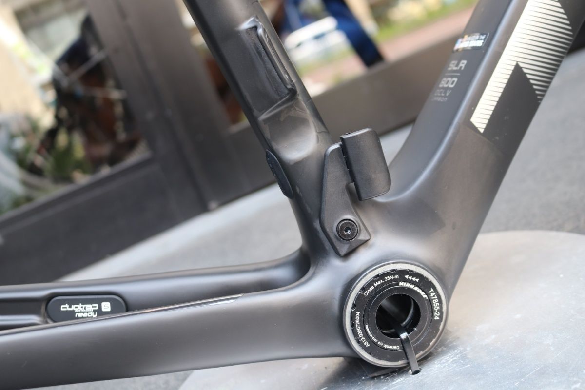 カーボンフレーム トレック TREK エモンダ EMONDA SLR P1 56サイズ カーボン